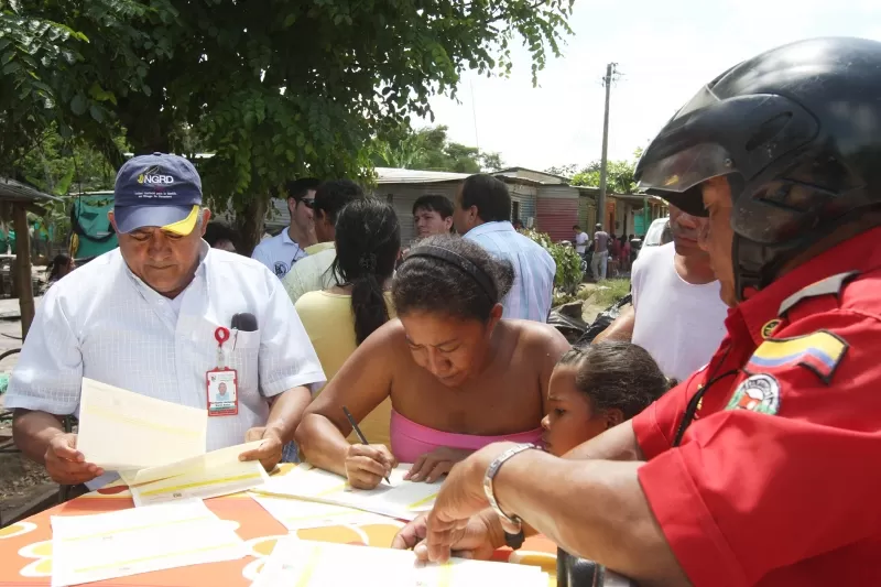 Familia de la vereda Barrancones que fue afectada por incendio recibió ayuda de parte de la alcaldía del municipio de Arauca.